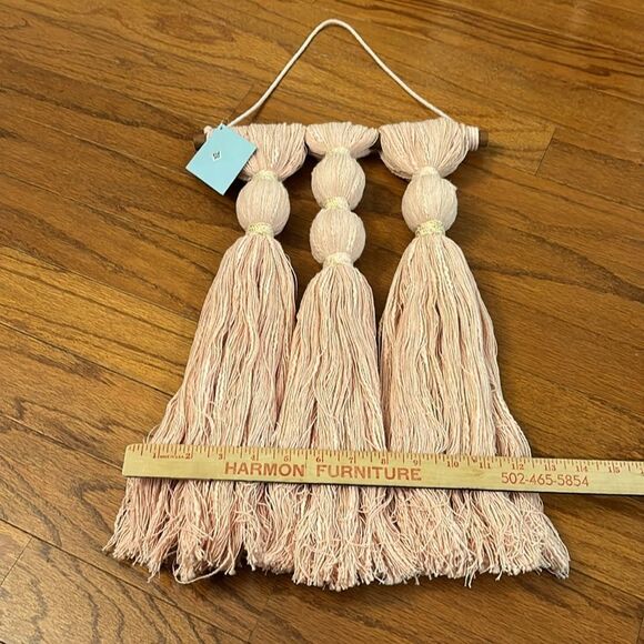 Home accent piece.  Purchased for an area but it didn't work! - Picture 3 of 6